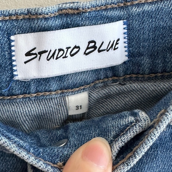 Studio Blue Distressed Light-Medium Wash Blue Jeans, Size 31 - Picture 9 of 16